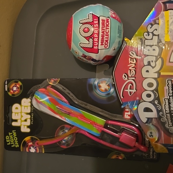 Lot of girls toys LOL, Doorable, Grin 10 fun surprises, Crayola Dough, more - Picture 3 of 5